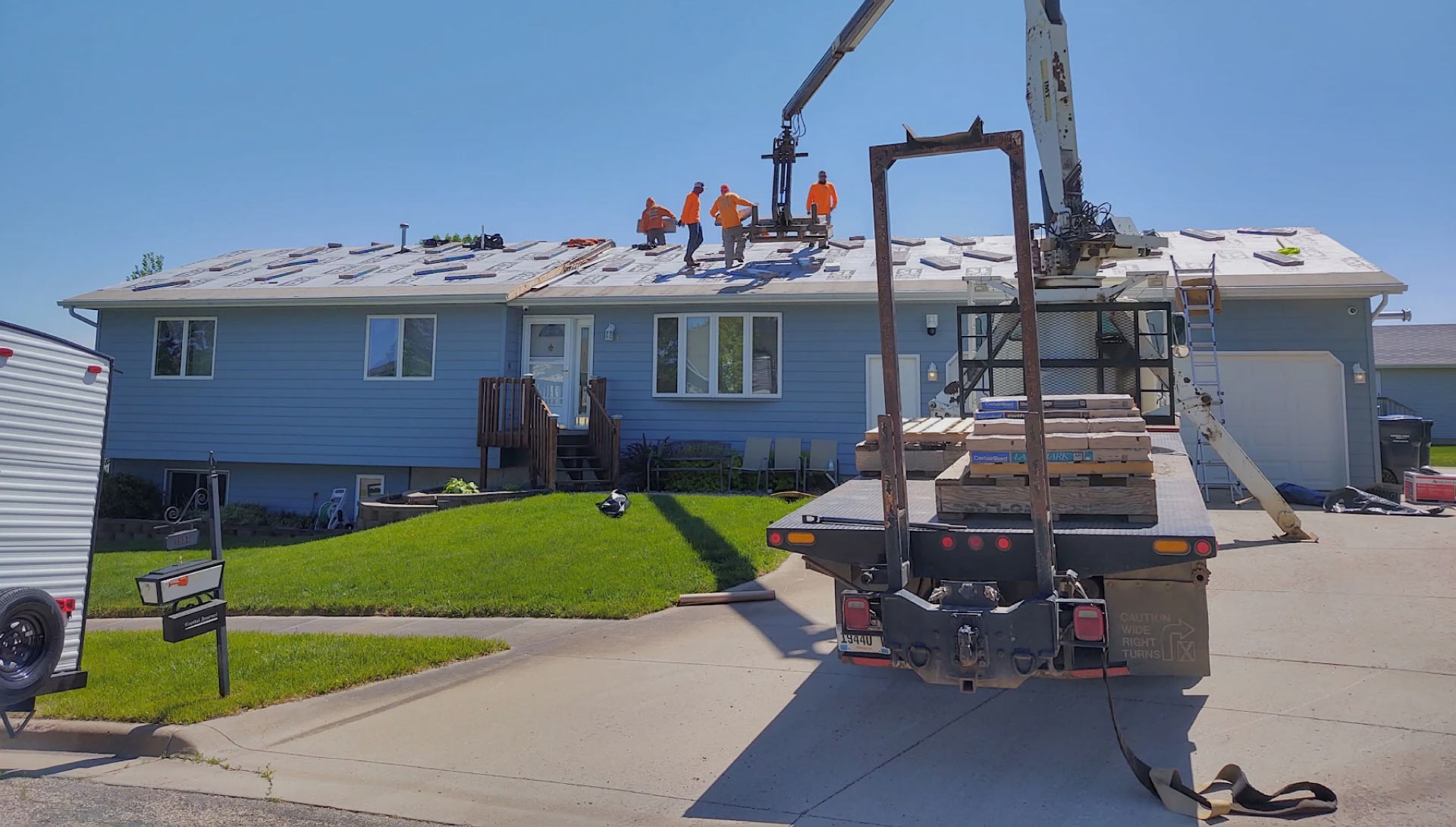 Dakota Storm roofing crew